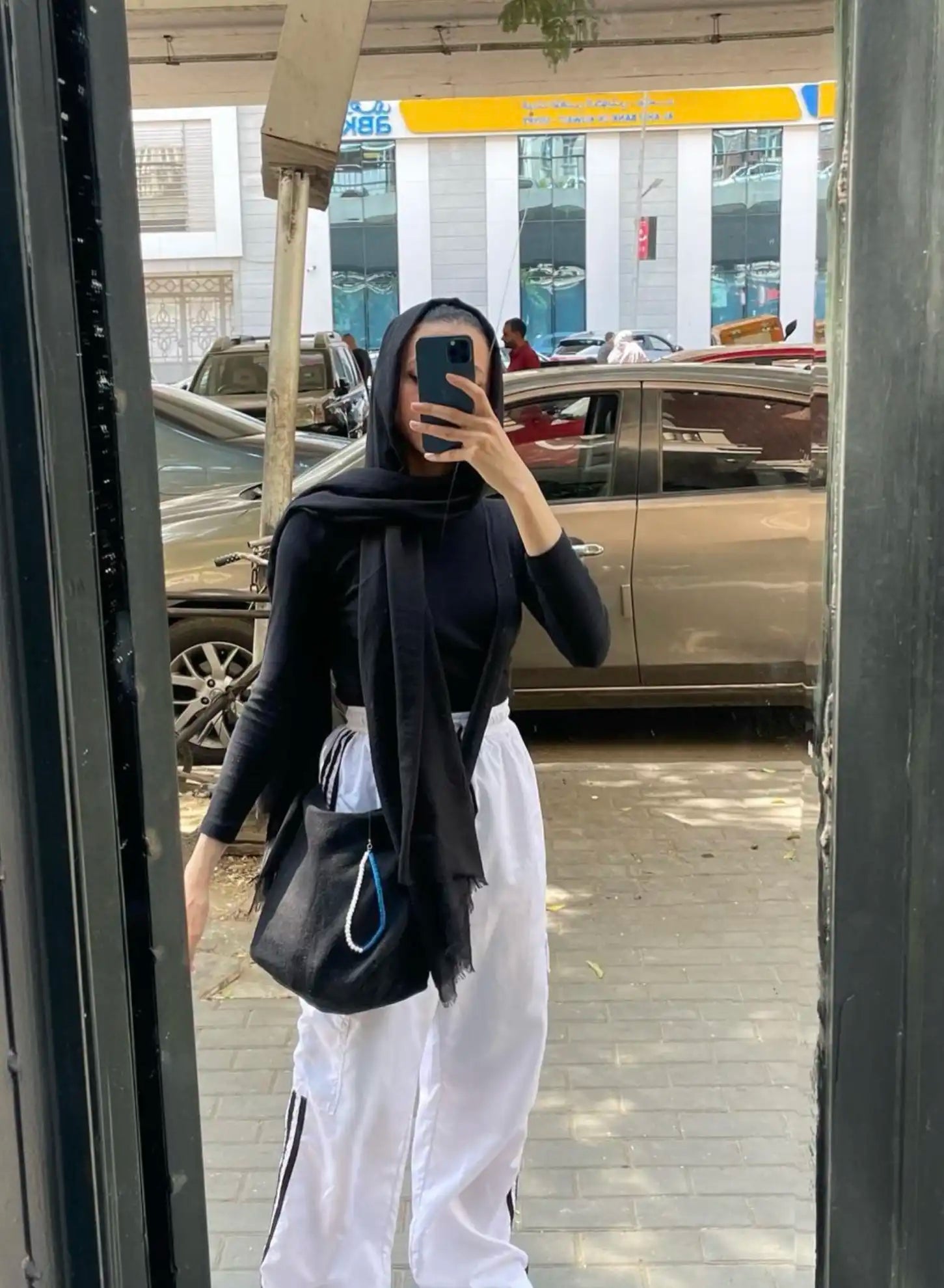 حقيبة الصليب السوداء